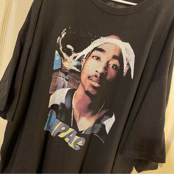 Black Graphic T-Shirt with Tupac Design - Picture 4 of 5